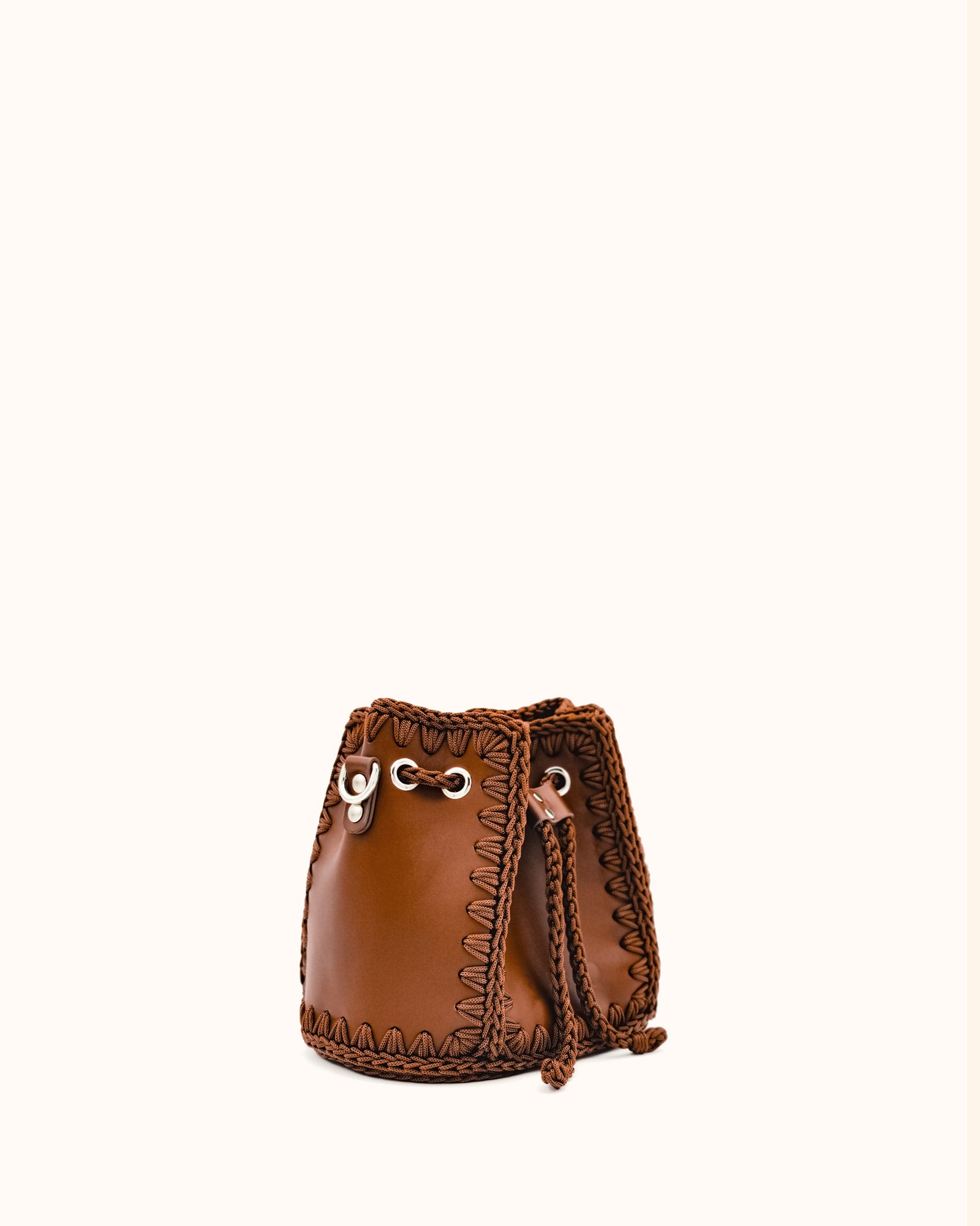 Bolso bombonera pequeño artesanal Olga S marrón de cuero y crochet - Hecho a mano por Cueché