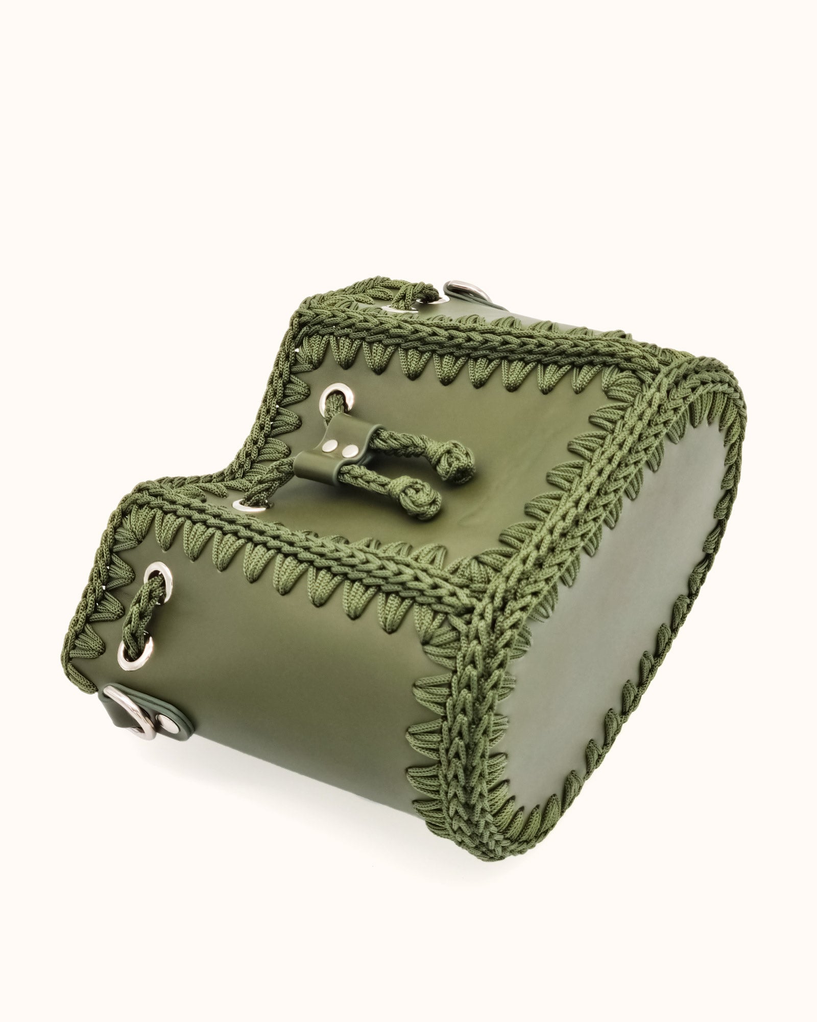 Bolso bombonera pequeño artesanal Olga S verde de cuero y crochet - Hecho a mano por Cueché