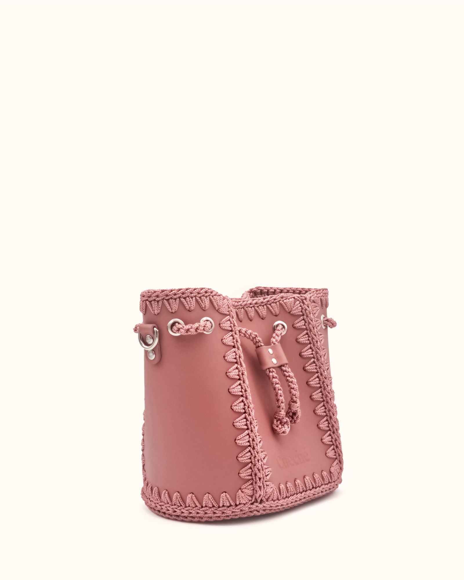 Bolso bombonera mediano artesanal Olga M rosa de cuero y crochet - Hecho a mano por Cueché