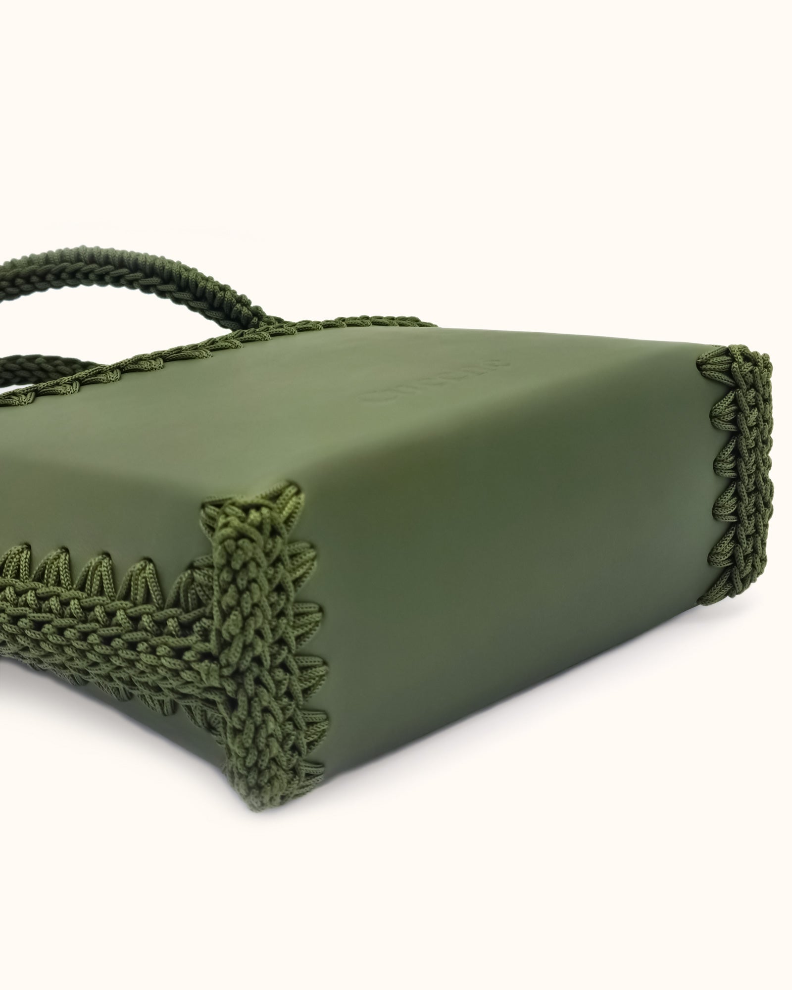 Bolso shopper pequeño artesanal Tatyana S verde de cuero y crochet - Hecho a mano por Cueché