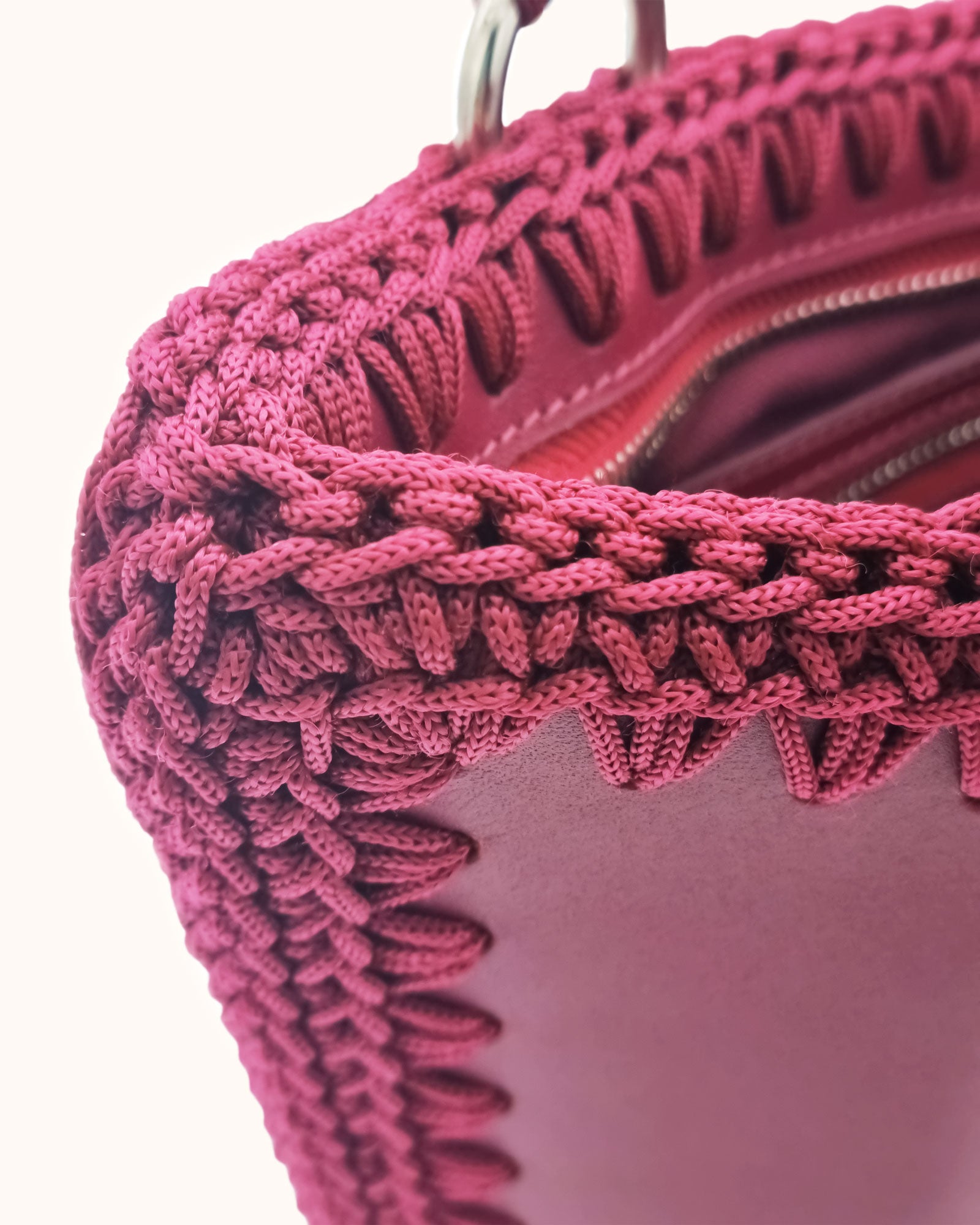 Bolso shopper mediano artesanal Tatyana M burdeos de cuero y crochet - Hecho a mano por Cueché