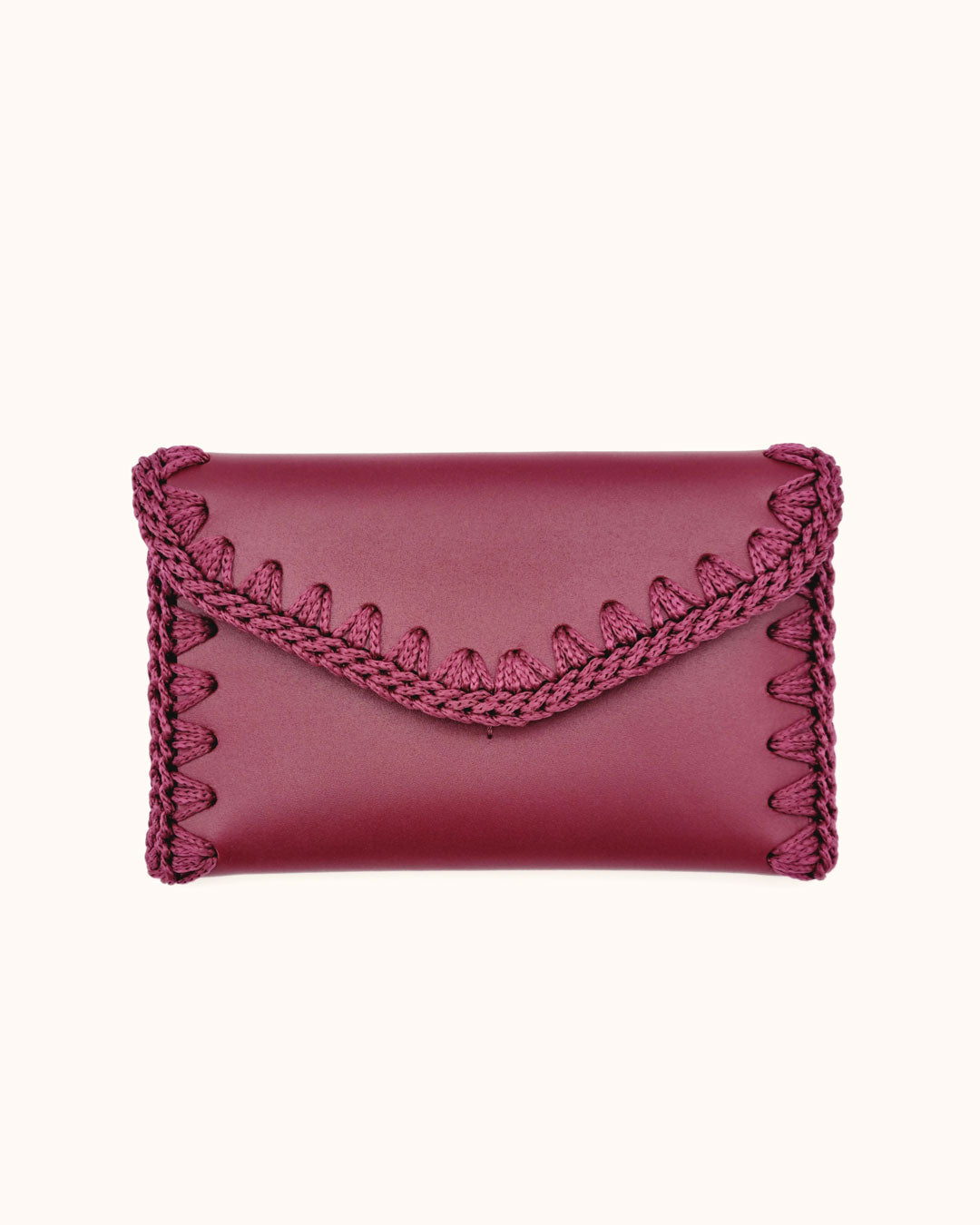 Cartera artesanal burdeos de cuero y crochet hecho a mano – Cueché